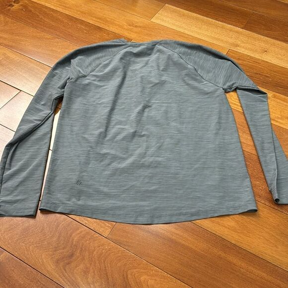 Athleta Womens Top Gray Lightweight Long Sleeve Polyester Nylon Size M - Picture 5 of 8